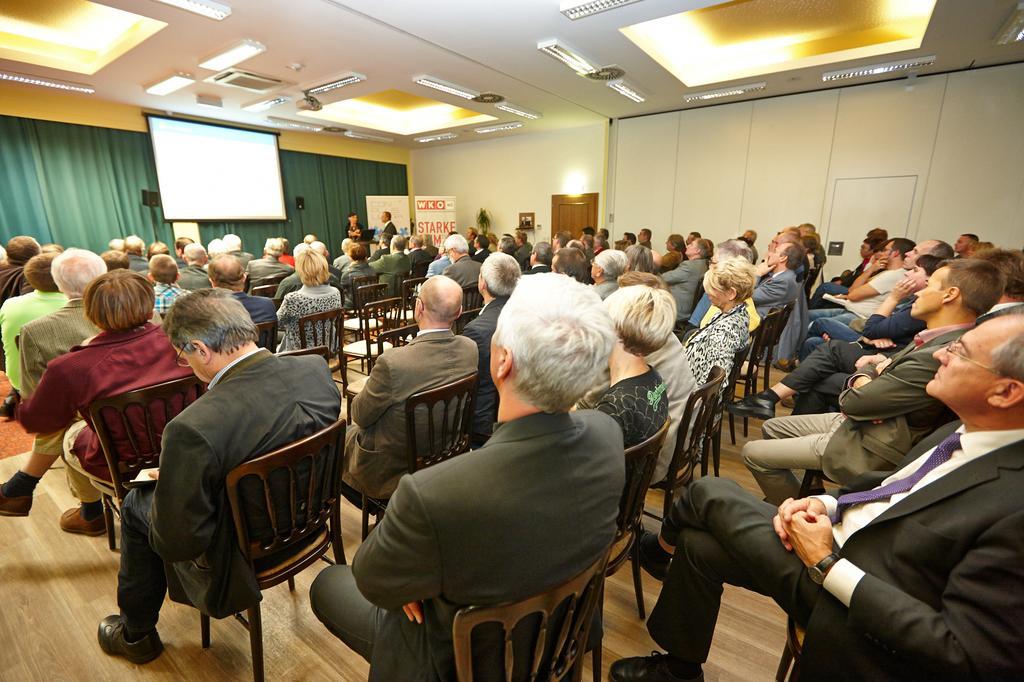 Kaiserrast Stockerau Bagian luar foto