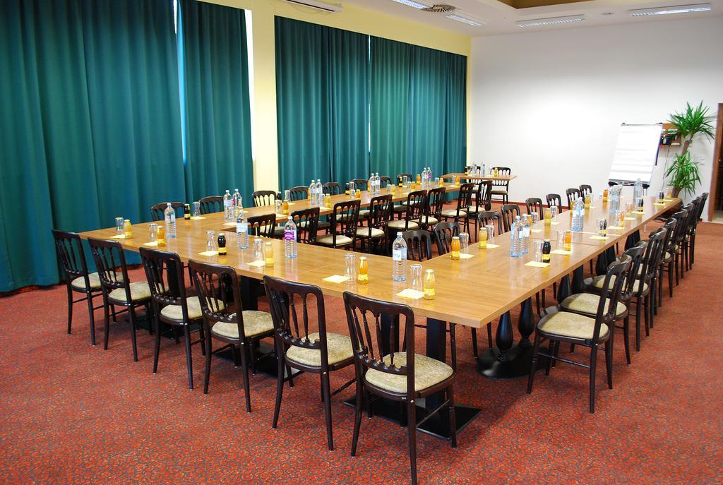 Kaiserrast Stockerau Bagian luar foto